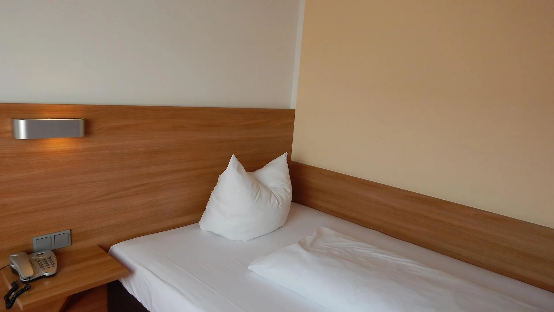 Hotel Andra Muenchen 3*, Munich